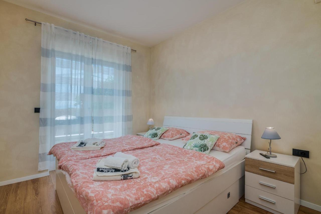 Villa Augusta Malinska Esterno foto