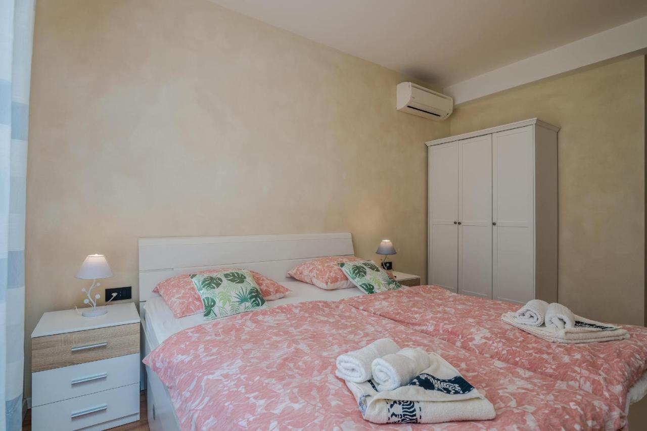 Villa Augusta Malinska Esterno foto